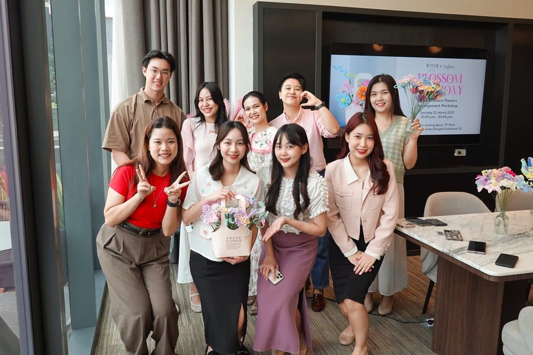 สเตย์บริดจ์ สวีท แบงค็อก สุขุมวิท จัดกิจกรรมเวิร์กช็อป ‘Blossom Harmony’ การจัดดอกไม้กำมะหยี่สุดสร้างสรรค์