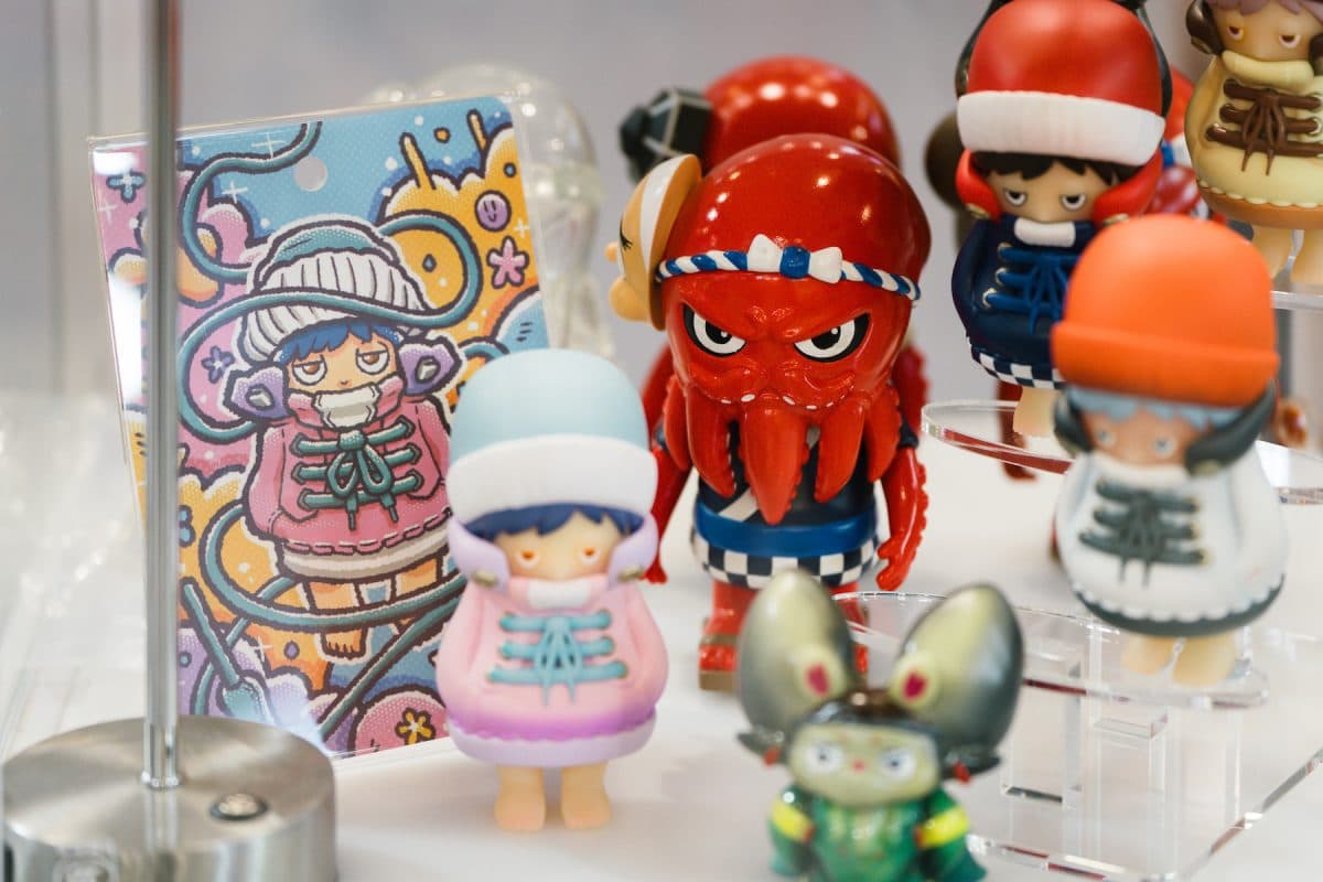 กลับมาอีกครั้ง! ตามเสียงเรียกร้องของแฟนอาร์ตทอยไทย “Hong Kong Art Toy Story 2025” โชว์ 5 ฟืกเกอร์ยักษ์จุดเช็คอินสุดฮิต!