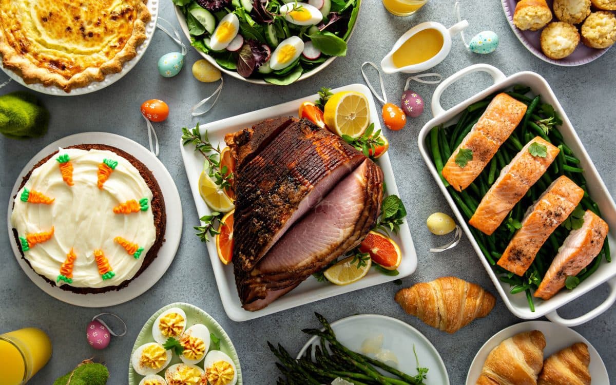 Easter Feasts – เฉลิมฉลองไปกับบรรยากาศอันแสนอบอุ่นและเมนูแห่งเทศกาลอีสเตอร์ที่ เลอ เมอริเดียน สุวรรณภูมิฯ