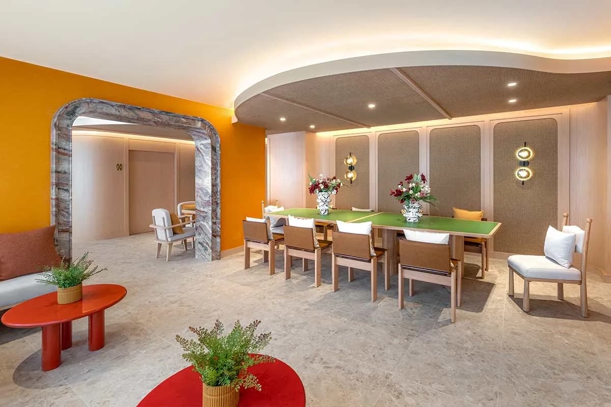 เดอะ เบส ไรส์ ภูเก็ต (THE BASE Rise Phuket)