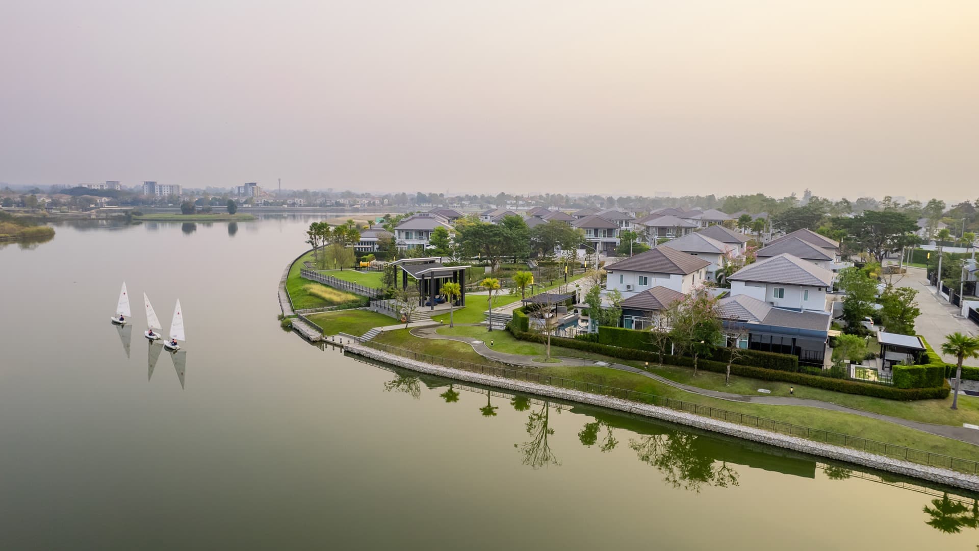 มัณฑนา ซีรีนเลค - เชียงใหม่ (MANTANA SERENE LAKE - CHIANG MAI)