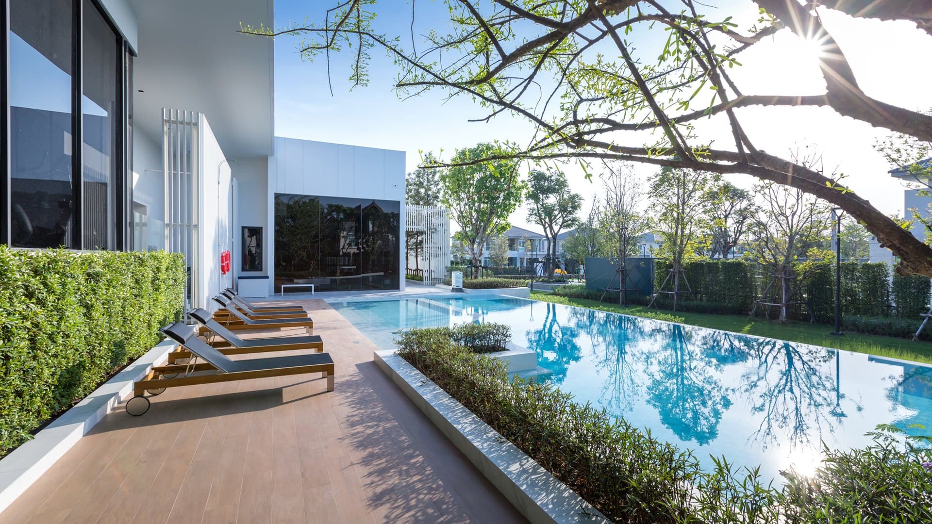 มัณฑนา 2 มอเตอร์เวย์-กรุงเทพกรีฑาตัดใหม่ (MANTANA 2 Motorway-New Krungthepkretha)