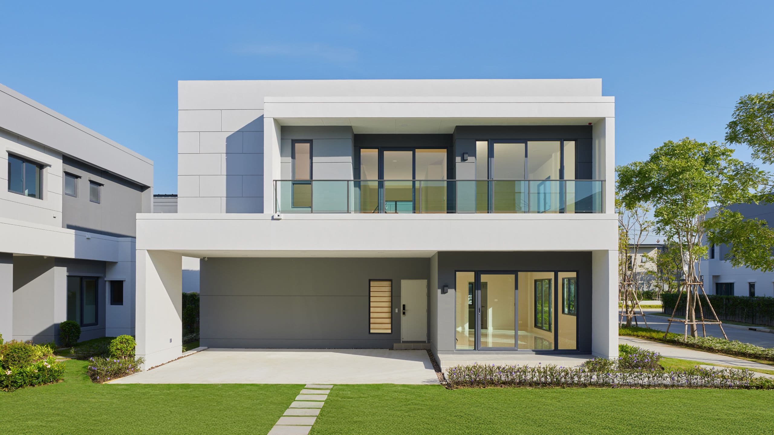 เซนโทร พระราม 9 - มอเตอร์เวย์ 2 (CENTRO Rama 9 - Motorway 2)