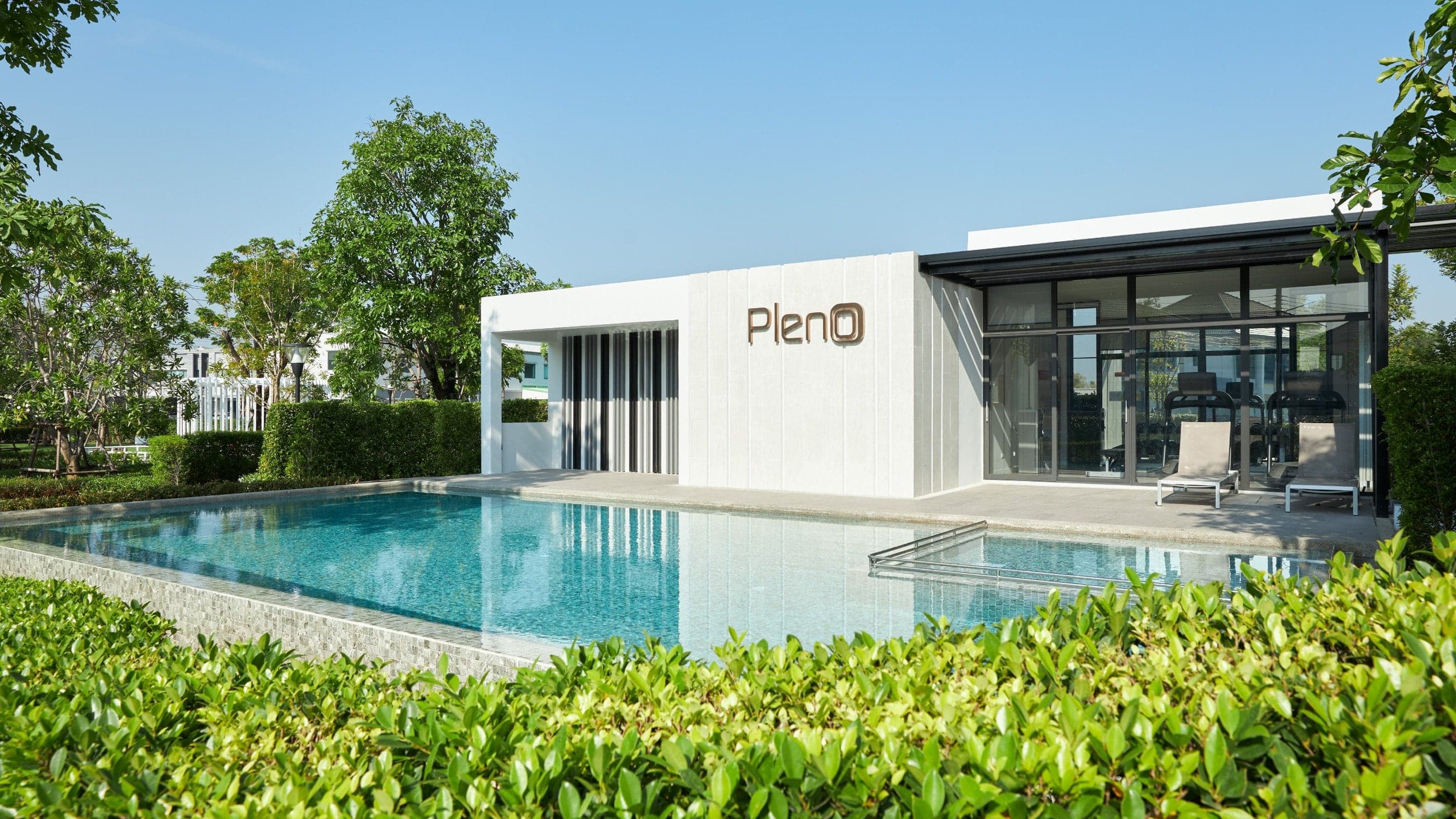 พลีโน่ ติวานนท์ (PLENO Tiwanon)