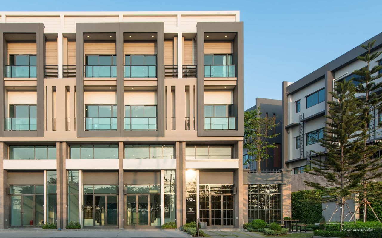 เวิร์คเพลส เพชรเกษม 81-2 (Workplace Phetkasem 81-2)