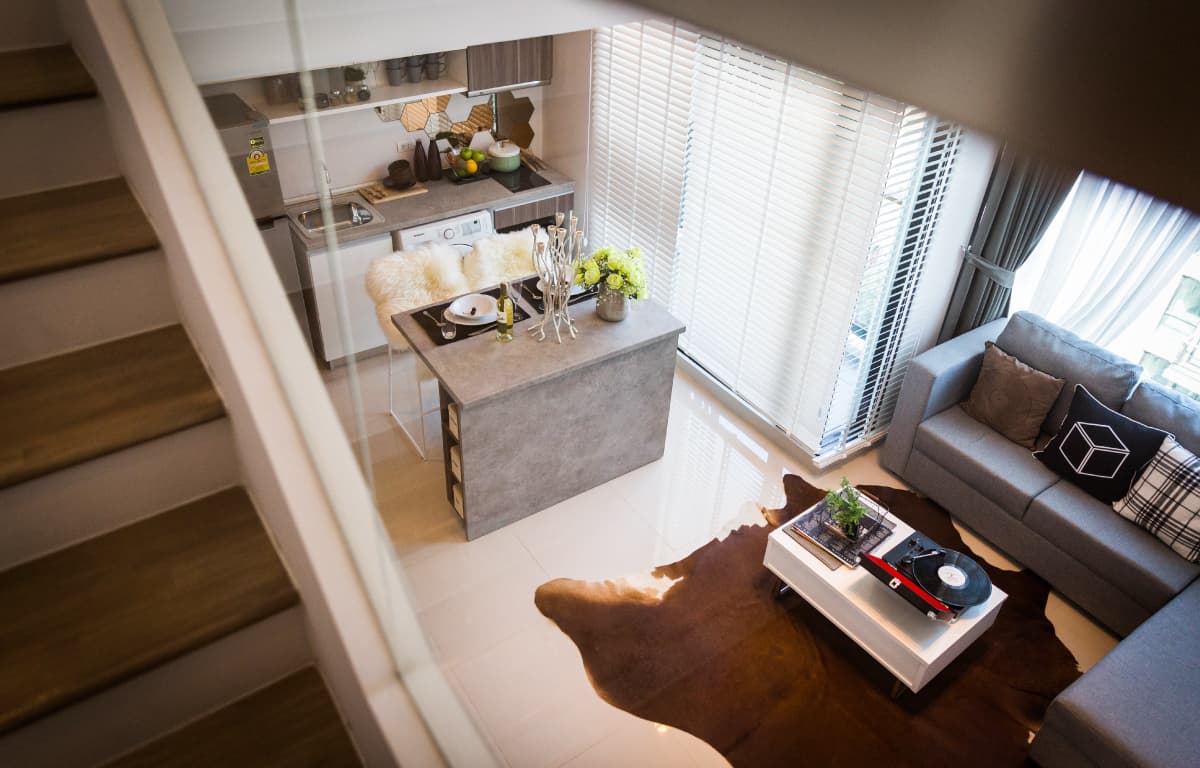 เซล รัตนาธิเบศร์ (Zelle Rattanathibet)