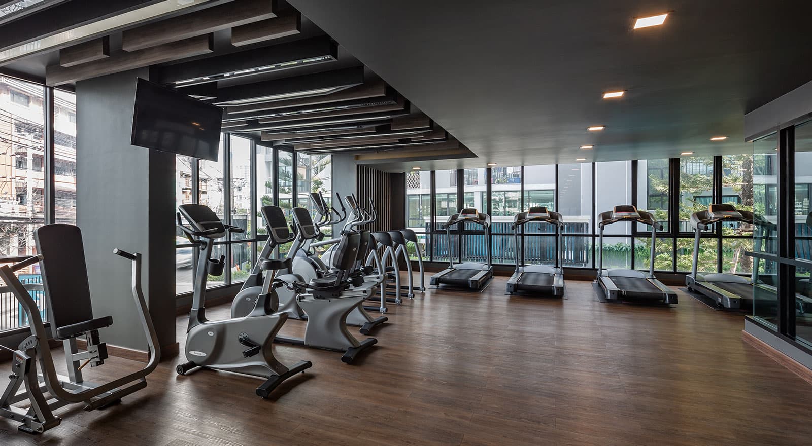 เดอะ คาบาน่า คอนโด (The Cabana Condo)