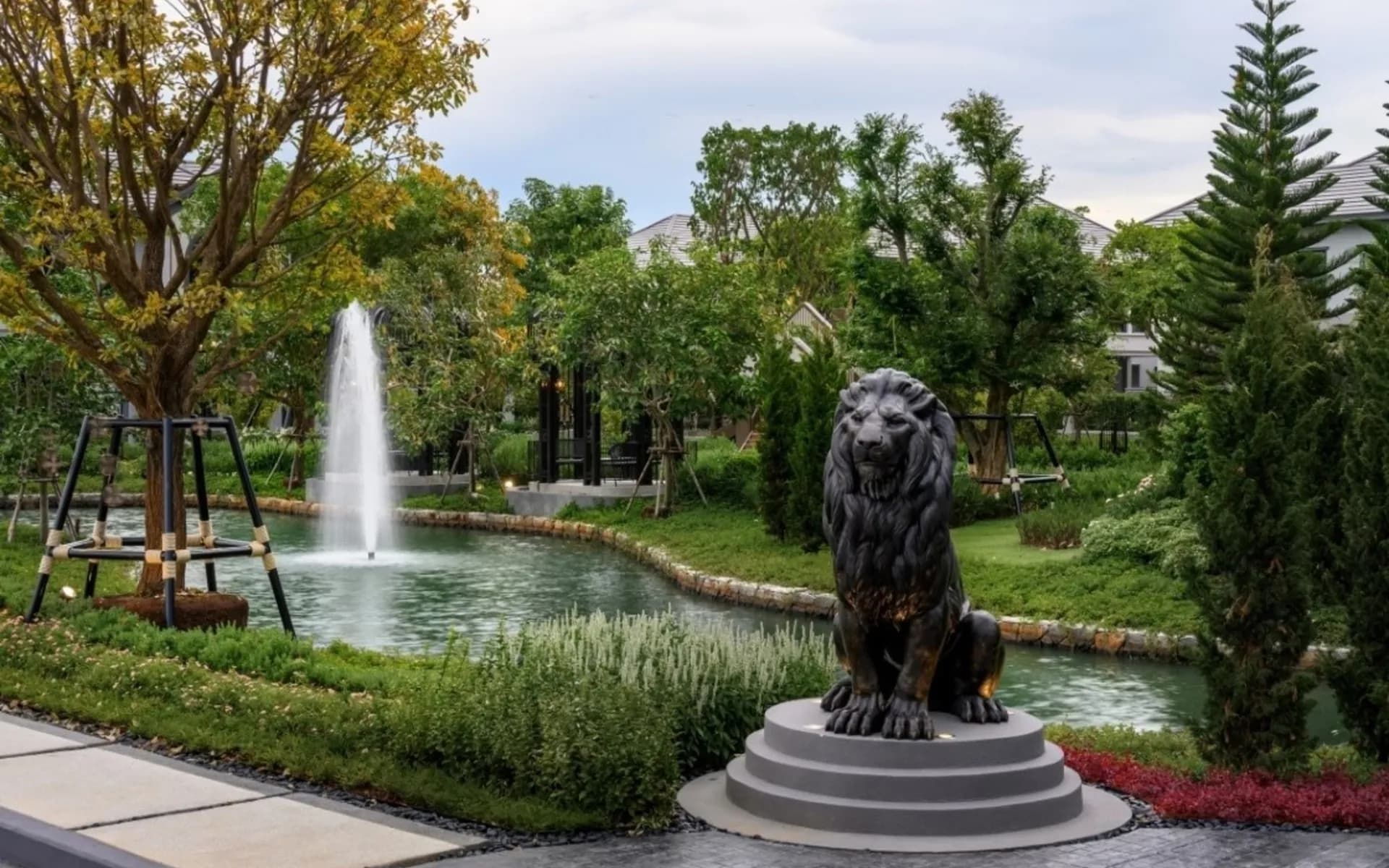 แกรนด์ บางกอก บูเลอวาร์ด ณ อุทยาน (Grand Bangkok Boulevard Na Uthayan)