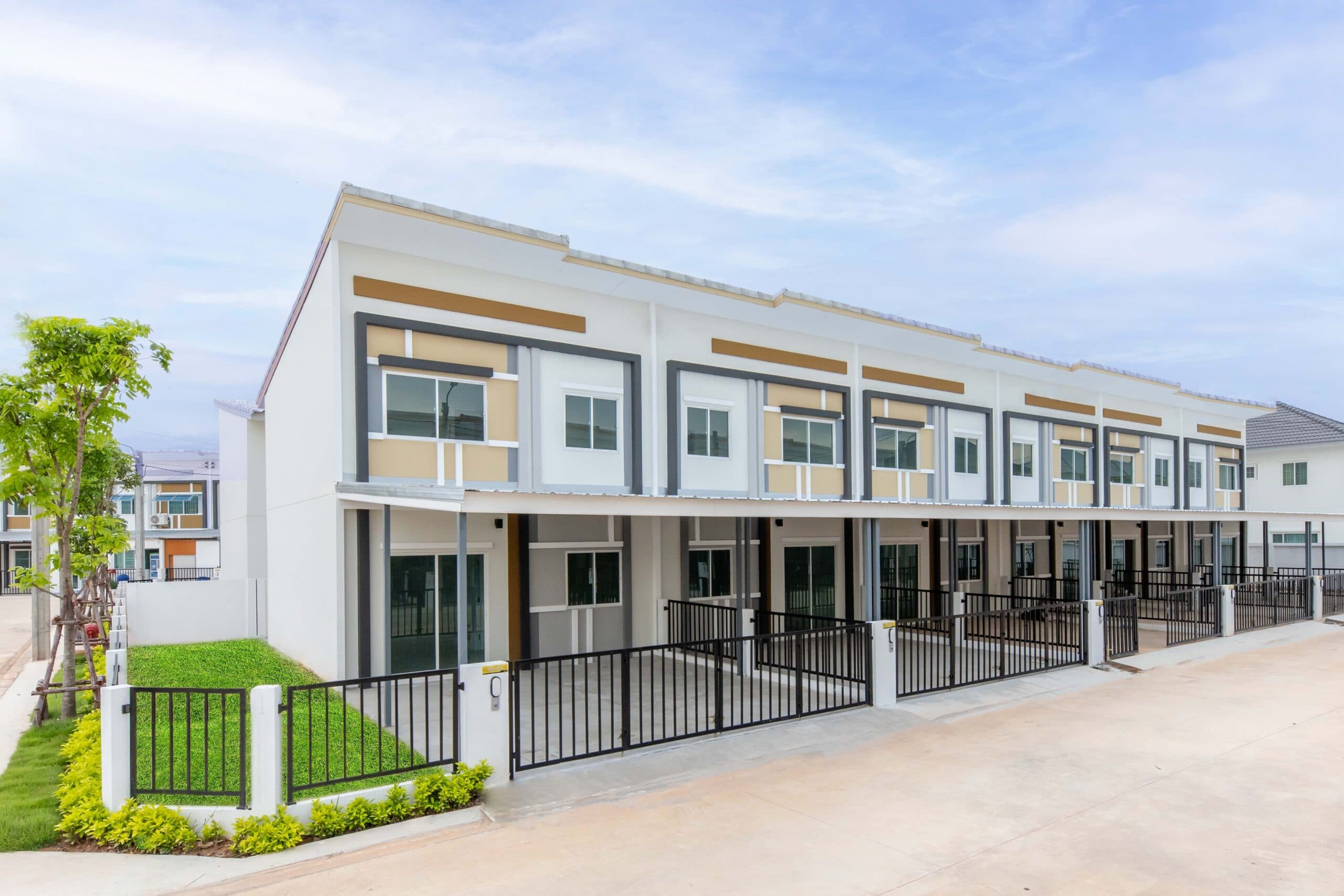 ลลิล ทาวน์ ไลโอ บลิสซ์ 3 บางนา-สุวรรณภูมิ (Lalin Town Lio BLISS 3 Bangna-Suvarnabhumi)