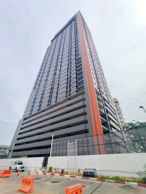 ออริจิ้น ปลั๊ก & เพลย์ ศรีนครินทร์ (Origin Plug & Play Srinakarin)