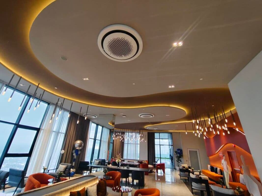 ออริจิ้น ปลั๊ก & เพลย์ ศรีนครินทร์ (Origin Plug & Play Srinakarin)