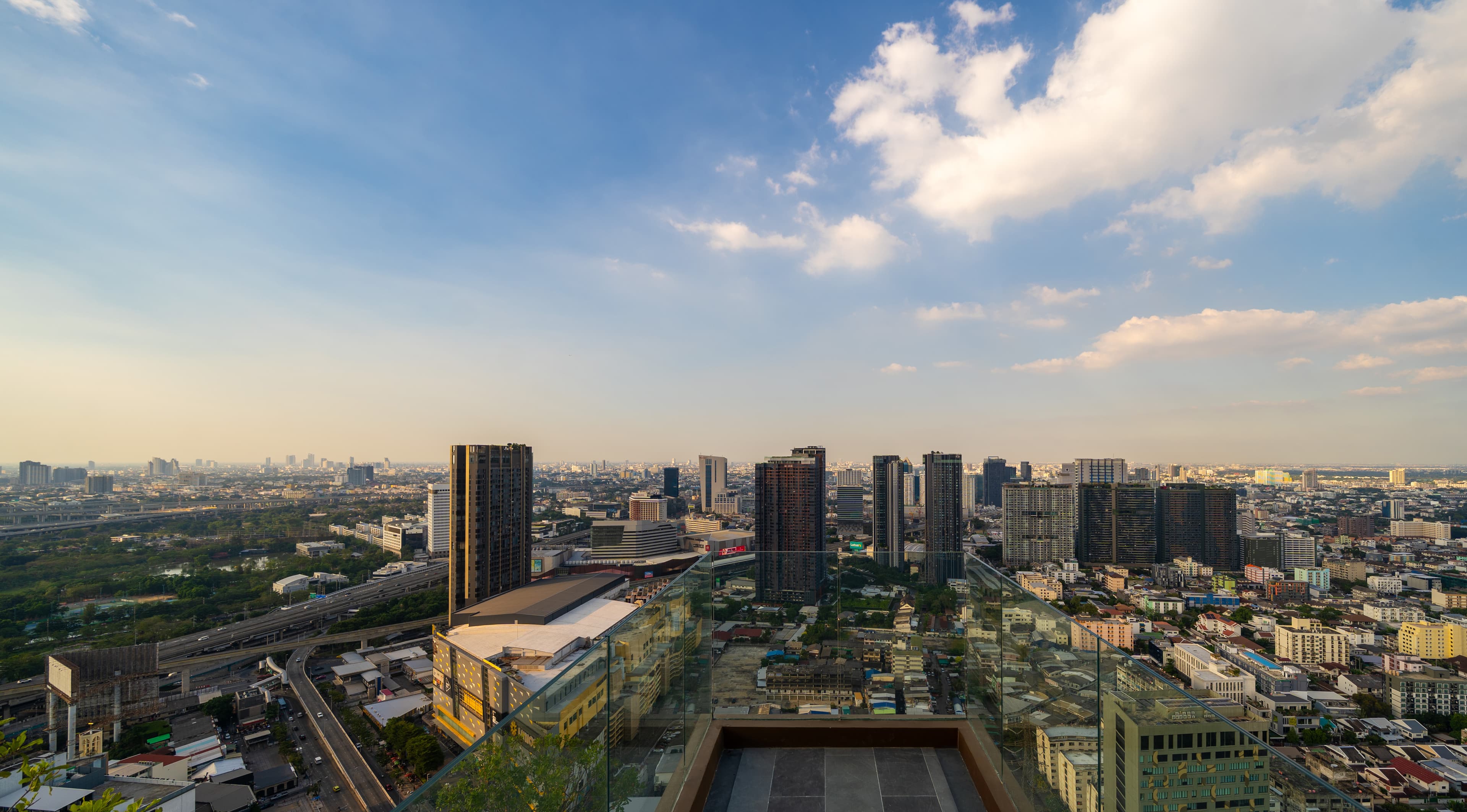 เมทริส ดิสทริค ลาดพร้าว (Metris District Ladprao)
