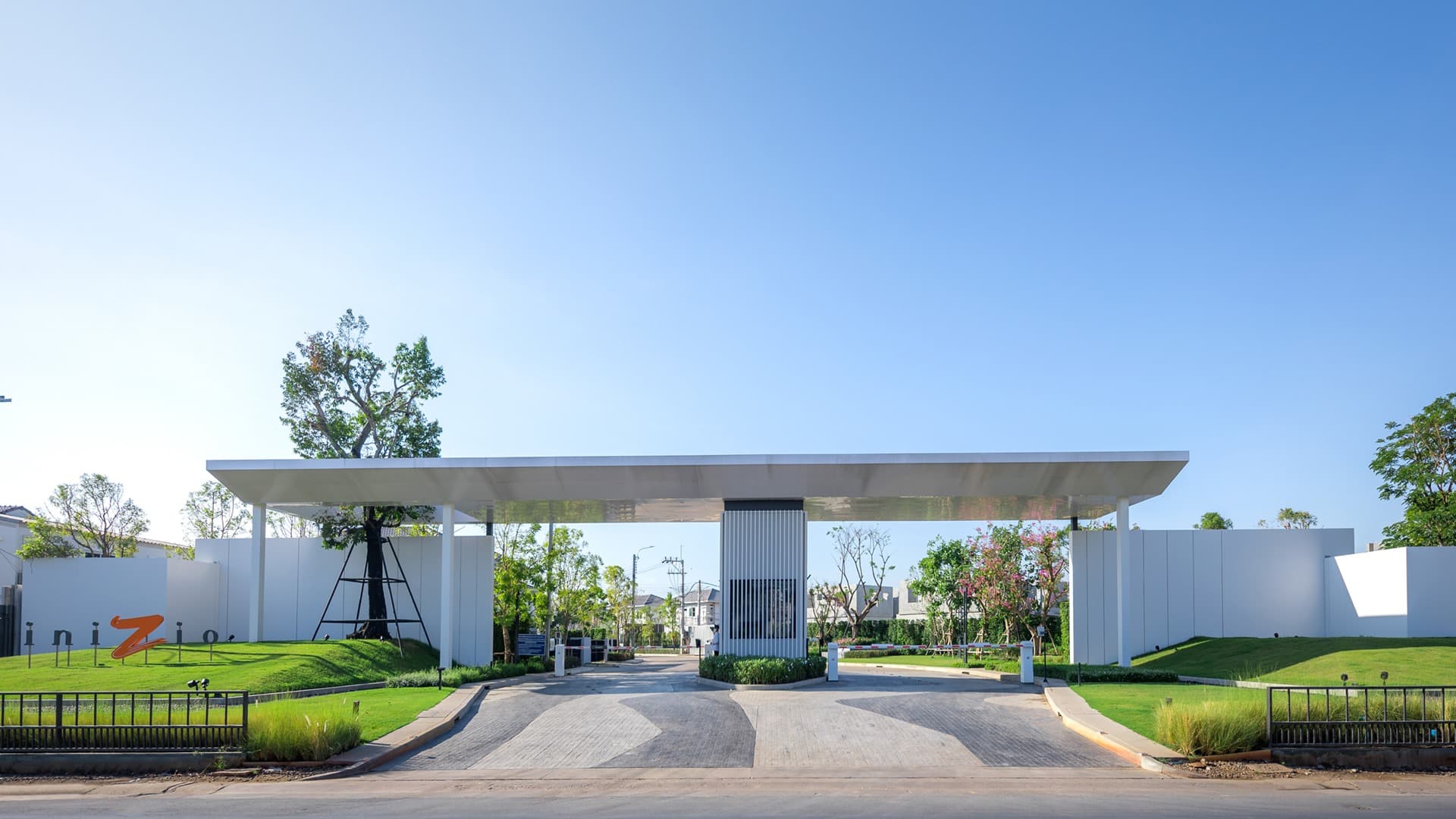 อินนิซิโอ สุขสวัสดิ์-ประชาอุทิศ (inizio Suksawat-Prachauthit)