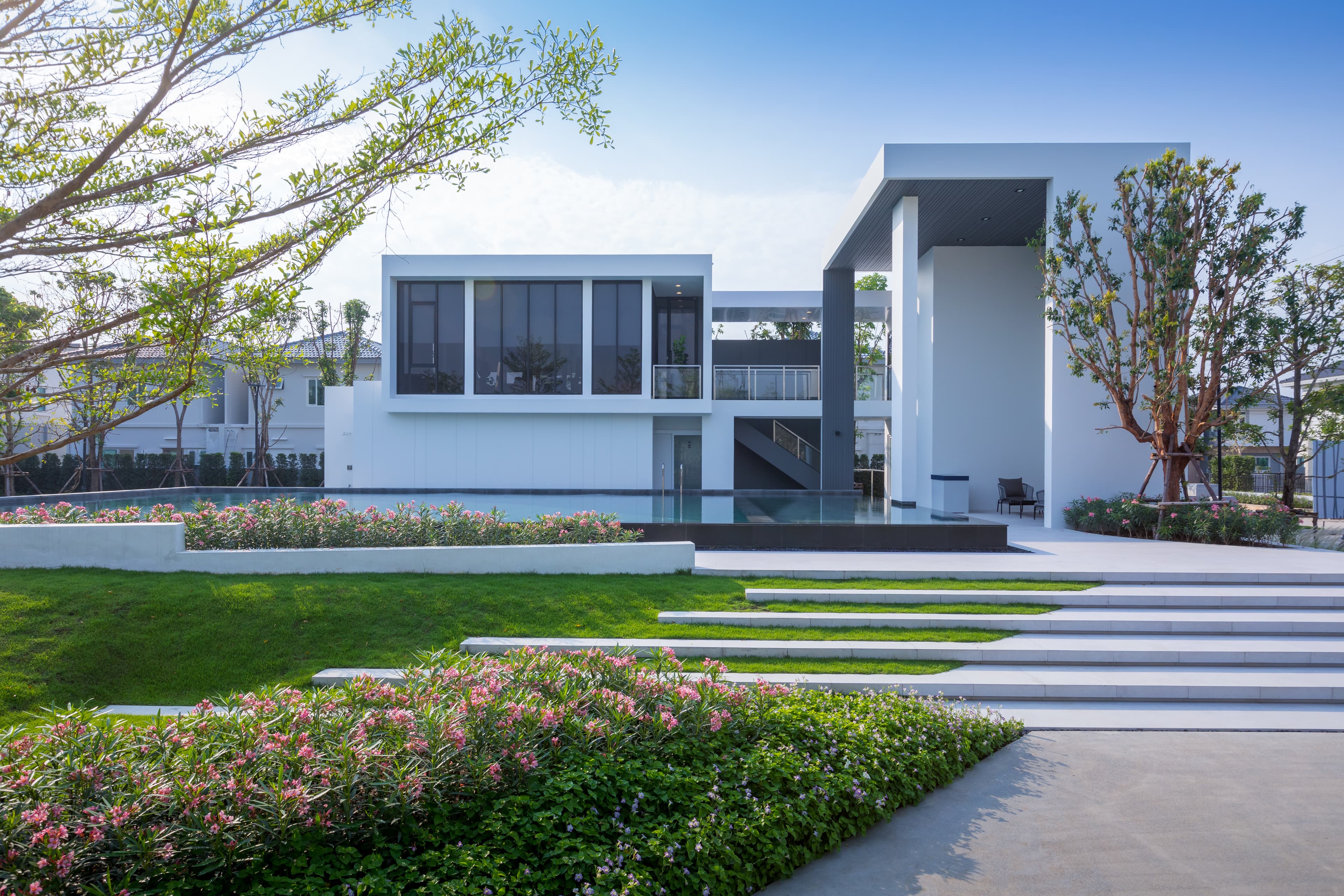 อินนิซิโอ สุขสวัสดิ์-ประชาอุทิศ (inizio Suksawat-Prachauthit)