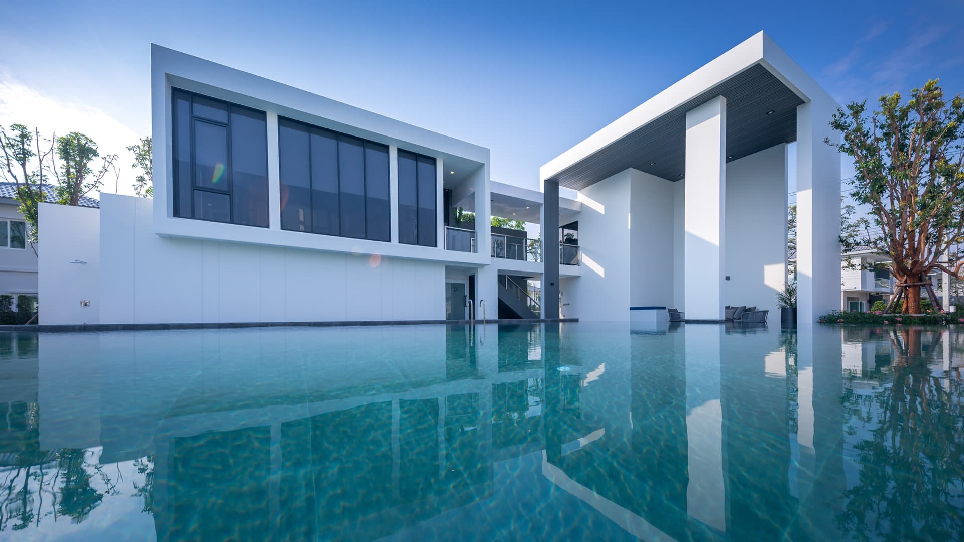 อินนิซิโอ สุขสวัสดิ์-ประชาอุทิศ (inizio Suksawat-Prachauthit)