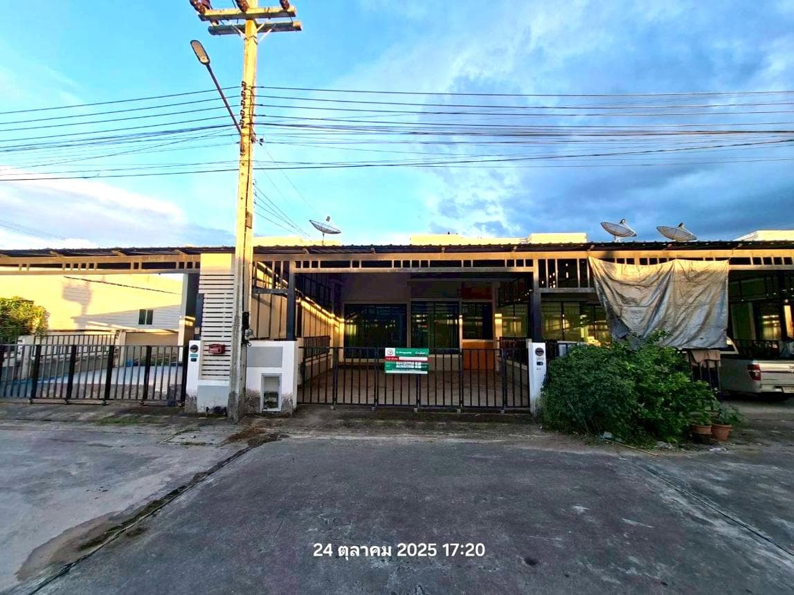ขายทาวน์เฮ้าส์ เลควิลล์ (Lakeville) ปลวกแดง ระยอง พื้นที่กว้าง 34.5 ตร.ว. ทำเลดี ใกล้แหล่งงาน