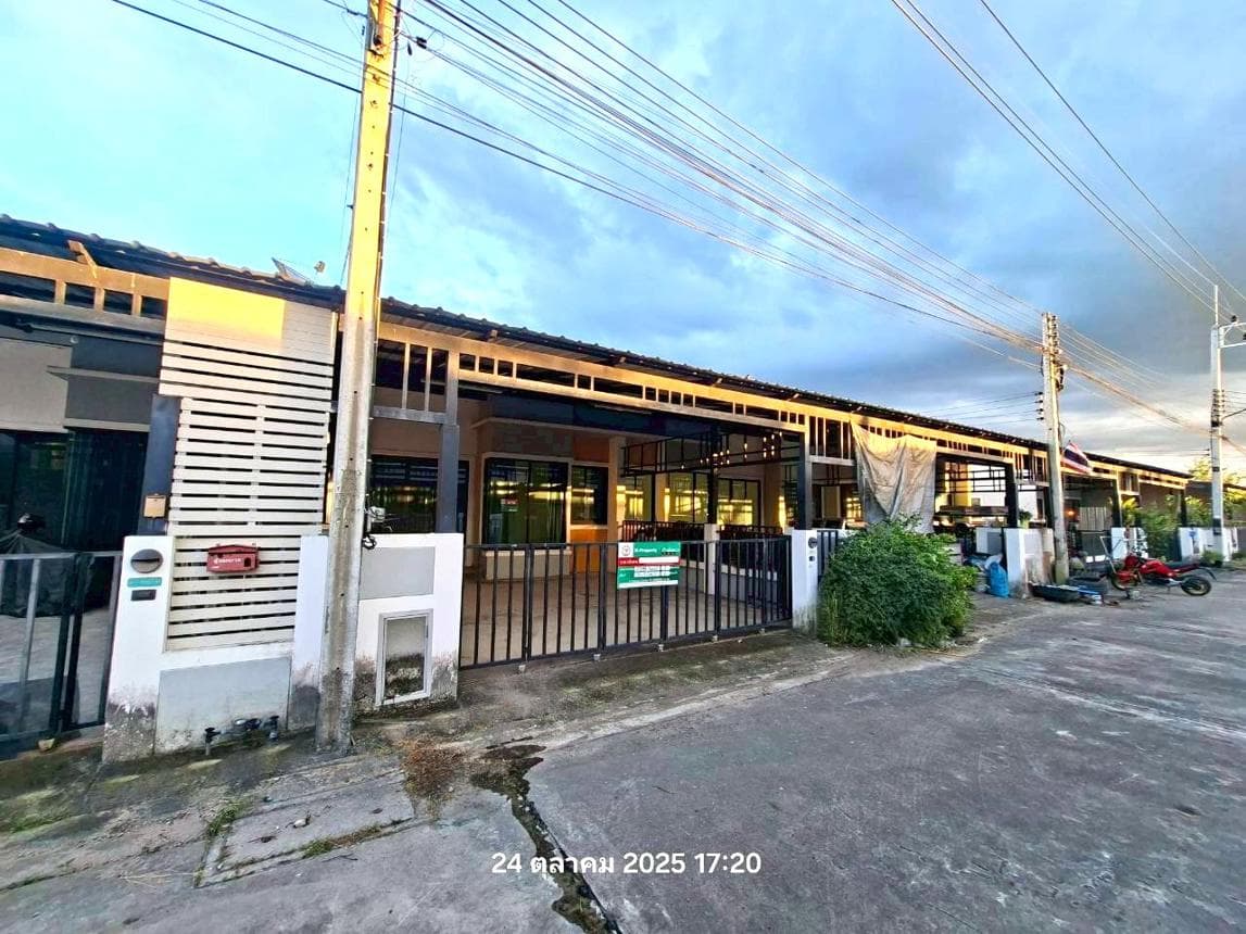 ขายทาวน์เฮ้าส์ เลควิลล์ (Lakeville) ปลวกแดง ระยอง พื้นที่กว้าง 34.5 ตร.ว. ทำเลดี ใกล้แหล่งงาน