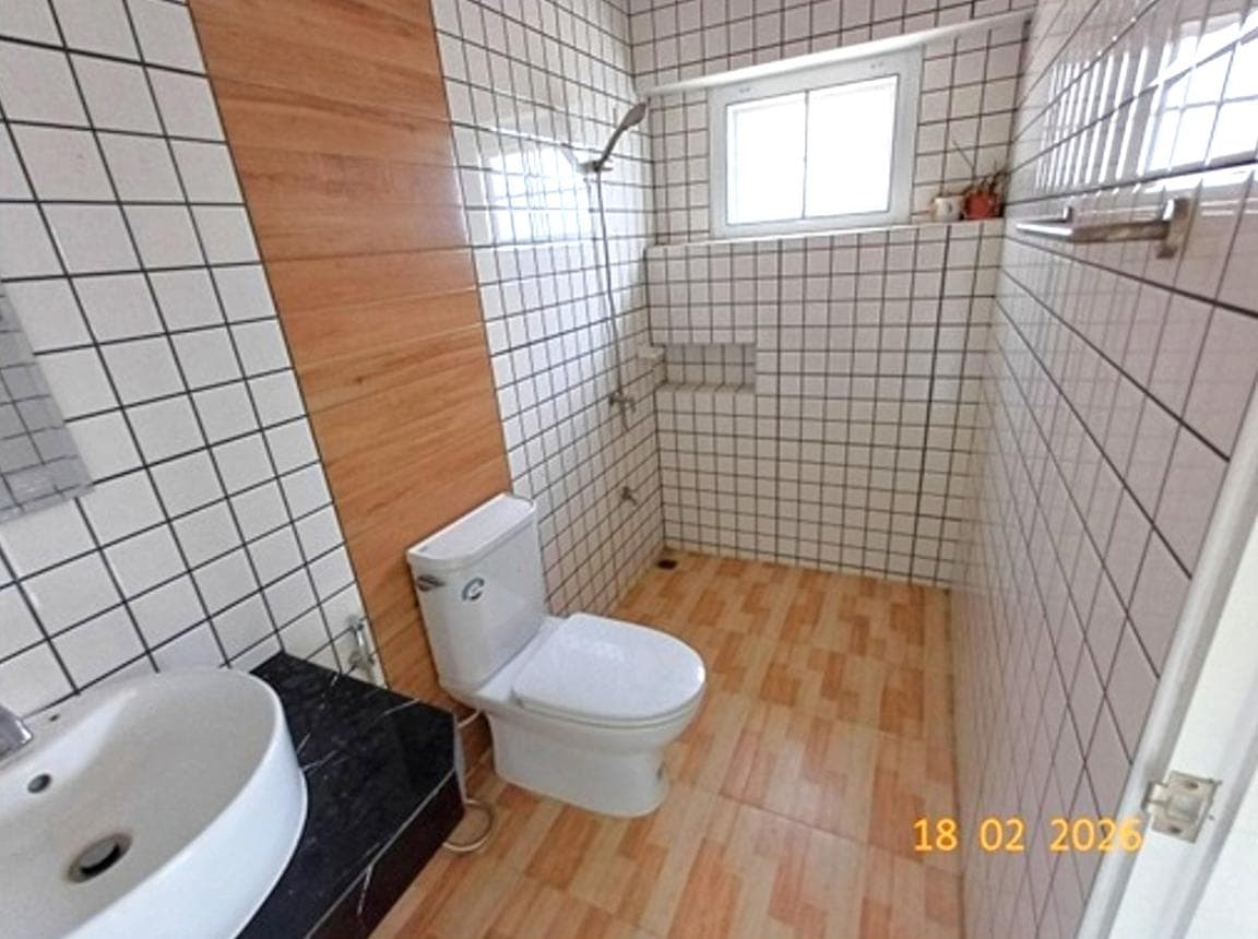 บ้านเดี่ยวหลังใหญ่ พื้นที่ใช้สอยจุใจ ทำเลมะเขือแจ้ เมืองลำพูน สภาพใหม่พร้อมอยู่