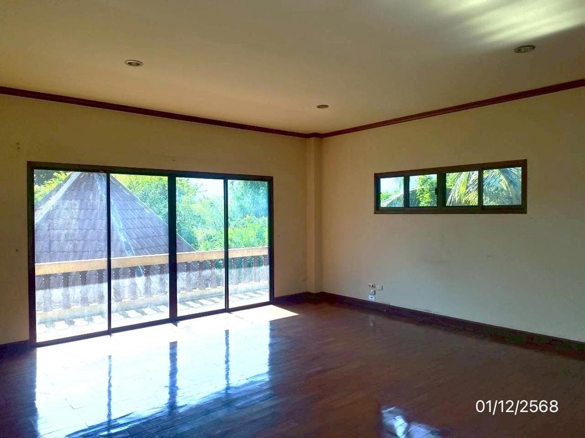 ขายบ้านเดี่ยว เมืองเชียงราย เชียงราย ทำเลนางแล เนื้อที่ 95 ตร.ว. พื้นที่ใช้สอย 498.5 ตร.ม. 5 ห้องนอน 1 ห้องน้ำ สภาพดี พร้อมอยู่