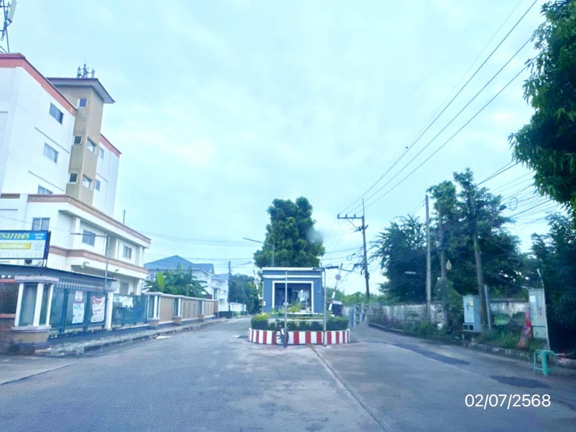 ทาวน์เฮ้าส์ แพรมาพร เพลส บึงยี่โถ ธัญบุรี ปทุมธานี 2 ห้องนอน 2 ห้องน้ำ พื้นที่ 147 ตร.ม. บนเนื้อที่ 27 ตร.ว. ทำเลดีราคาไม่ถึง 2 ล้าน