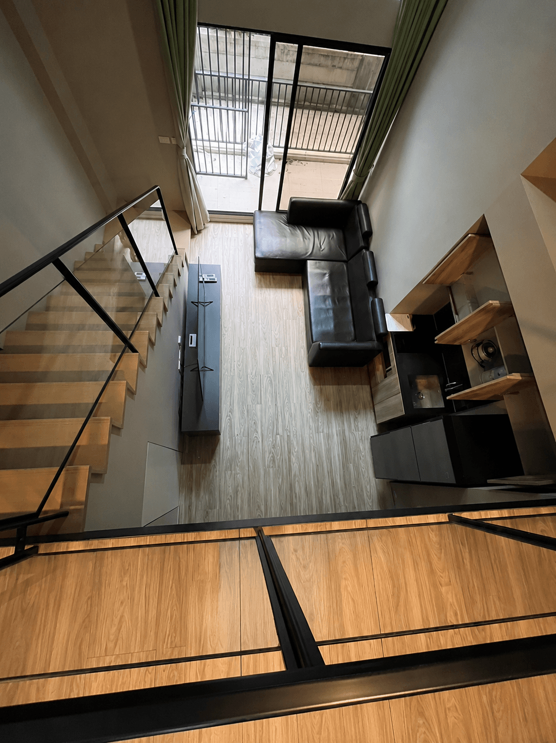 ขาย Foreign Quota Blossom Condo @ Sathorn–Charoenrat ห้องใหญ่ 49.27 ตร.ม. แต่งครบ พร้อมอยู่