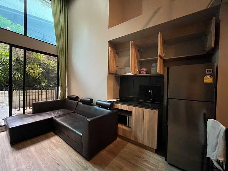 ขาย Foreign Quota Blossom Condo @ Sathorn–Charoenrat ห้องใหญ่ 49.27 ตร.ม. แต่งครบ พร้อมอยู่