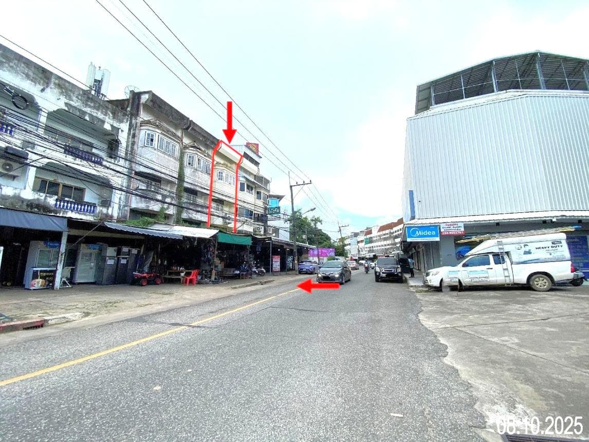 ขายอาคารพาณิชย์ ท่าอิฐ เมืองอุตรดิตถ์ 2 ห้องนอน 2 ห้องน้ำ พื้นที่ 204 ตร.ม. ทำเลทองใจกลางเมืองเพื่อการค้าและการลงทุนนั่นเอง