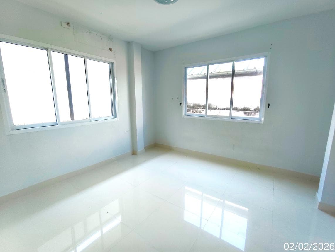 บ้านเดี่ยว มาบตาพุด เมืองระยอง 3 ห้องนอน 2 ห้องน้ำ พื้นที่ 117.35 ตร.ม. บนเนื้อที่ 57.9 ตร.ว. ทำเลศักยภาพใกล้แหล่งงาน ราคา 2.6 ล้านบาท