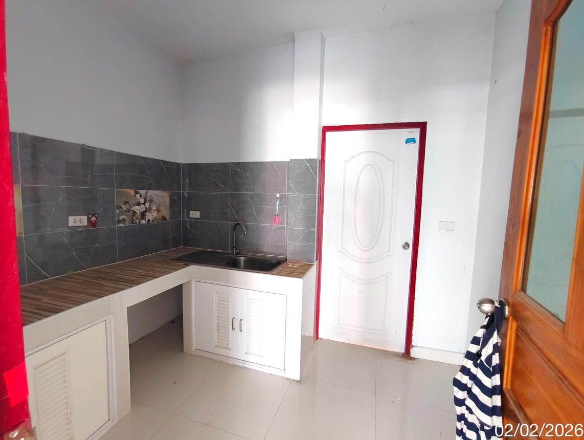 บ้านเดี่ยว มาบตาพุด เมืองระยอง 3 ห้องนอน 2 ห้องน้ำ พื้นที่ 117.35 ตร.ม. บนเนื้อที่ 57.9 ตร.ว. ทำเลศักยภาพใกล้แหล่งงาน ราคา 2.6 ล้านบาท