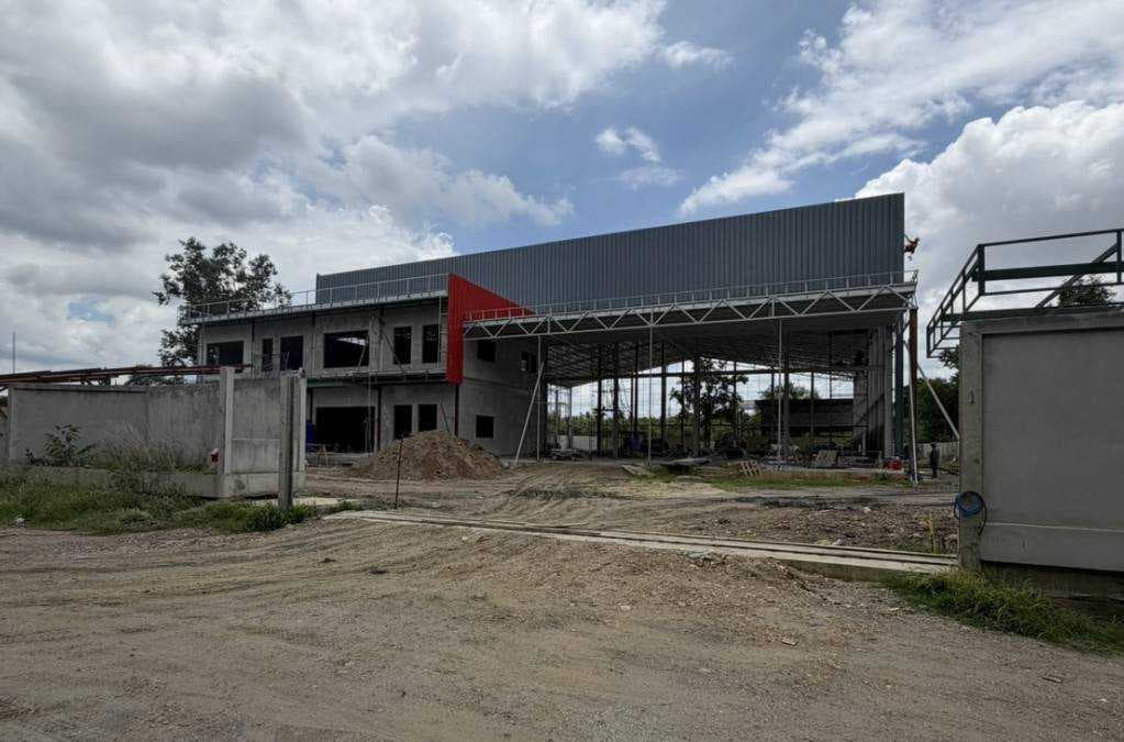 ขายโรงงาน สร้างใหม่ เนื้อที่ 7 ไร่ 3,000 ตรม. ผังม่วงลาย ใกล้ นิคม Gateway ฉะเชิงเทรา