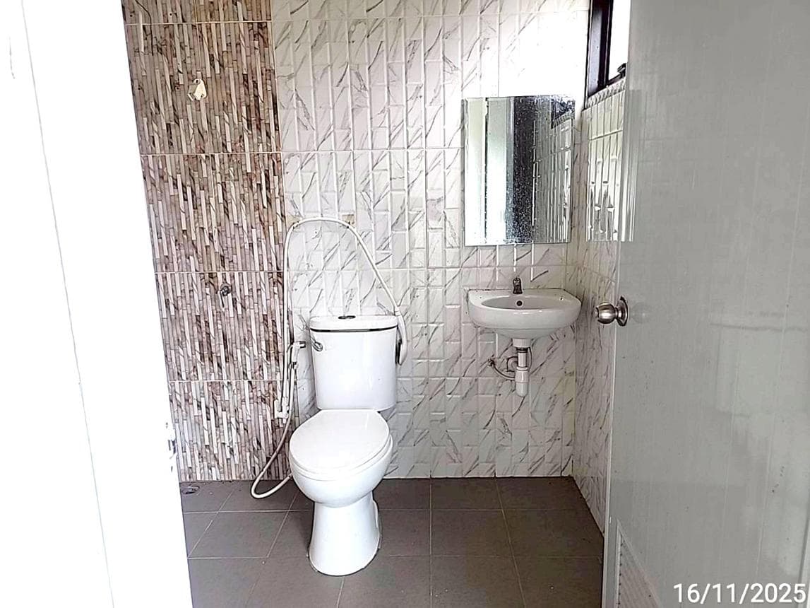 บ้านเดี่ยว เกิ้ง เมืองมหาสารคาม 4 ห้องน้ำ พื้นที่ใช้สอย 252 ตร.ม. ทำเลเด่นราคา 10.38 ล้าน