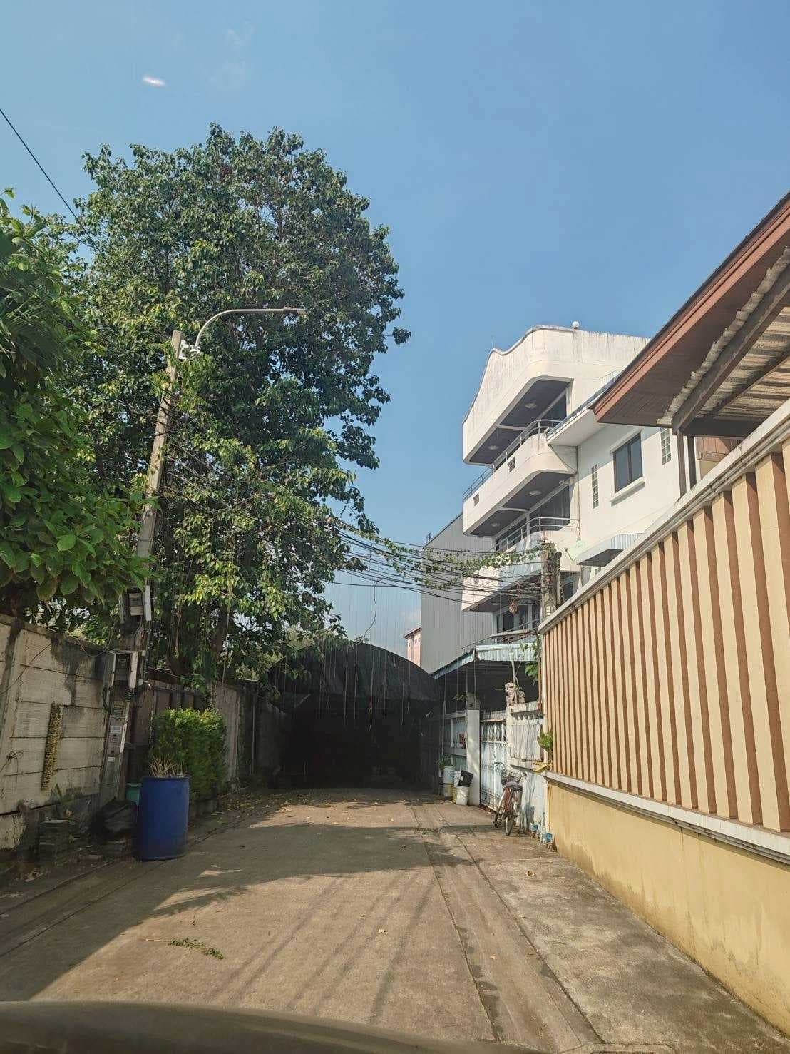 ขายโรงงานย่านบางกะปิ 150ตรว. พร้อมดำเนินกิจการ