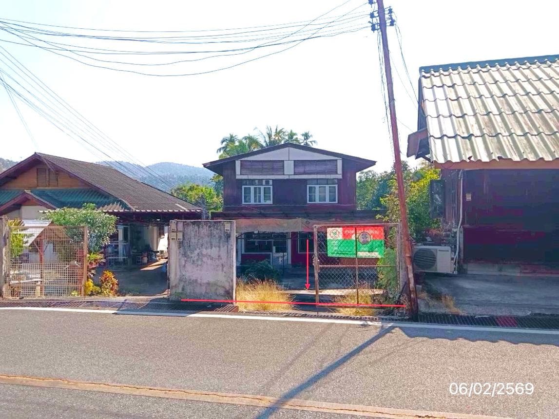 บ้านเดี่ยวหลังใหญ่ 4 ห้องนอน 2 ห้องน้ำ พื้นที่ใช้สอย 213 ตร.ม. บนเนื้อที่ 86.9 ตร.ว. ทำเลศักยภาพ ใจกลางเมืองแม่ฮ่องสอน จ.แม่ฮ่องสอน