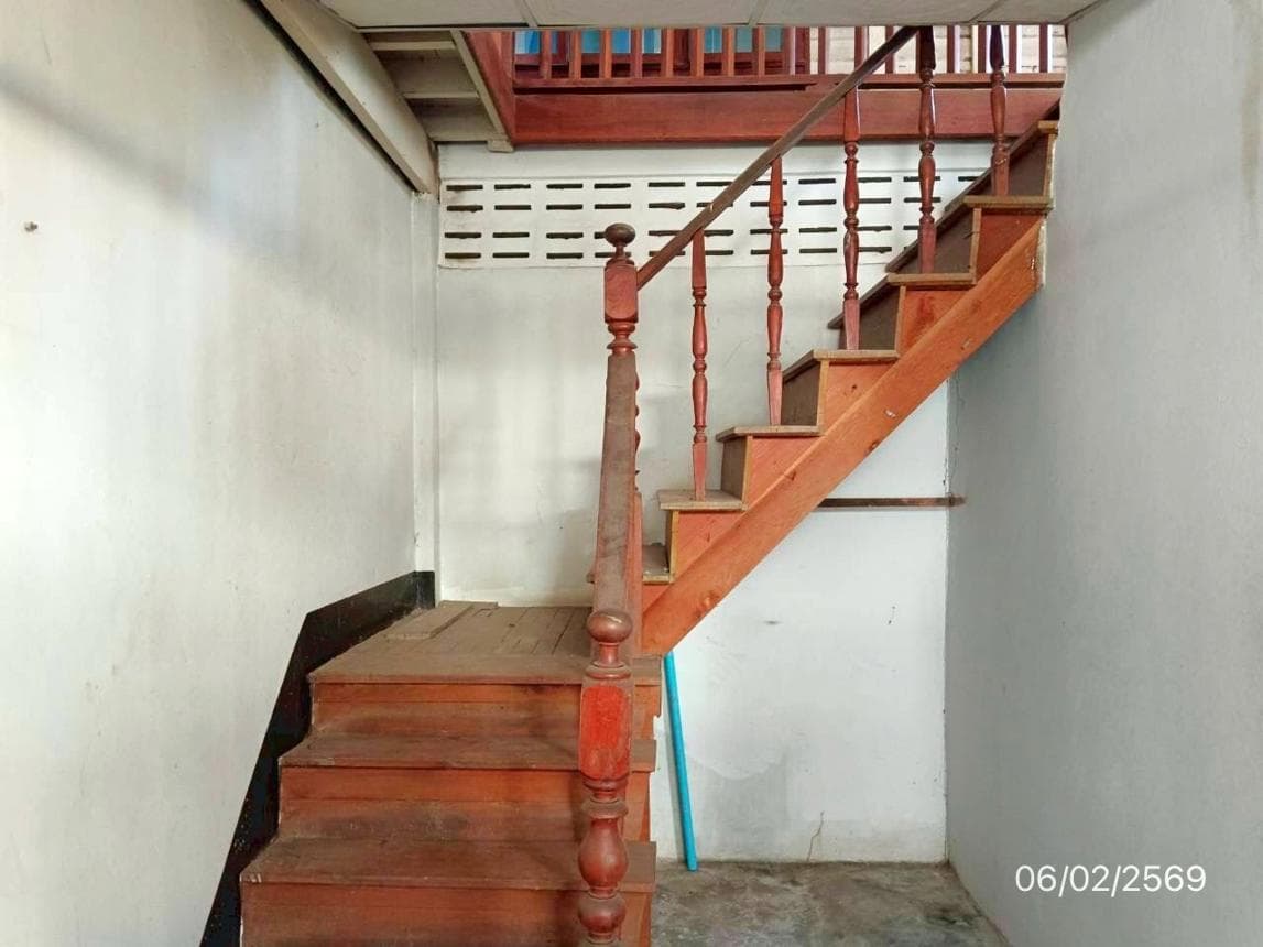 บ้านเดี่ยวหลังใหญ่ 4 ห้องนอน 2 ห้องน้ำ พื้นที่ใช้สอย 213 ตร.ม. บนเนื้อที่ 86.9 ตร.ว. ทำเลศักยภาพ ใจกลางเมืองแม่ฮ่องสอน จ.แม่ฮ่องสอน