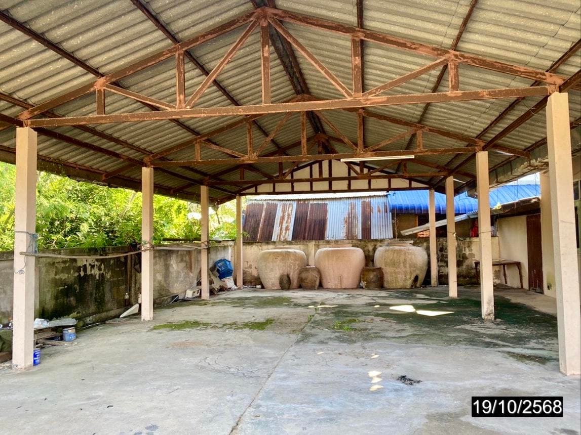 บ้านเดี่ยว 3 ห้องนอน พื้นที่กว้าง 198 ตร.ม. ทำเลหนองแวง สมเด็จ กาฬสินธุ์ ราคาคุ้มค่าเพียงล้านต้นๆ