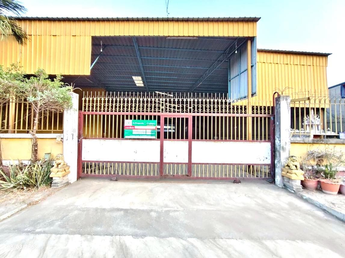 โกดัง บ้านกล้วย เมืองชัยนาท พื้นที่ใช้สอยขนาดใหญ่ 760 ตร.ม. บนที่ดิน 48 ตร.ว. ทำเลดีติดถนนใหญ่ เหมาะสำหรับศูนย์กระจายสินค้าหรือโรงงาน