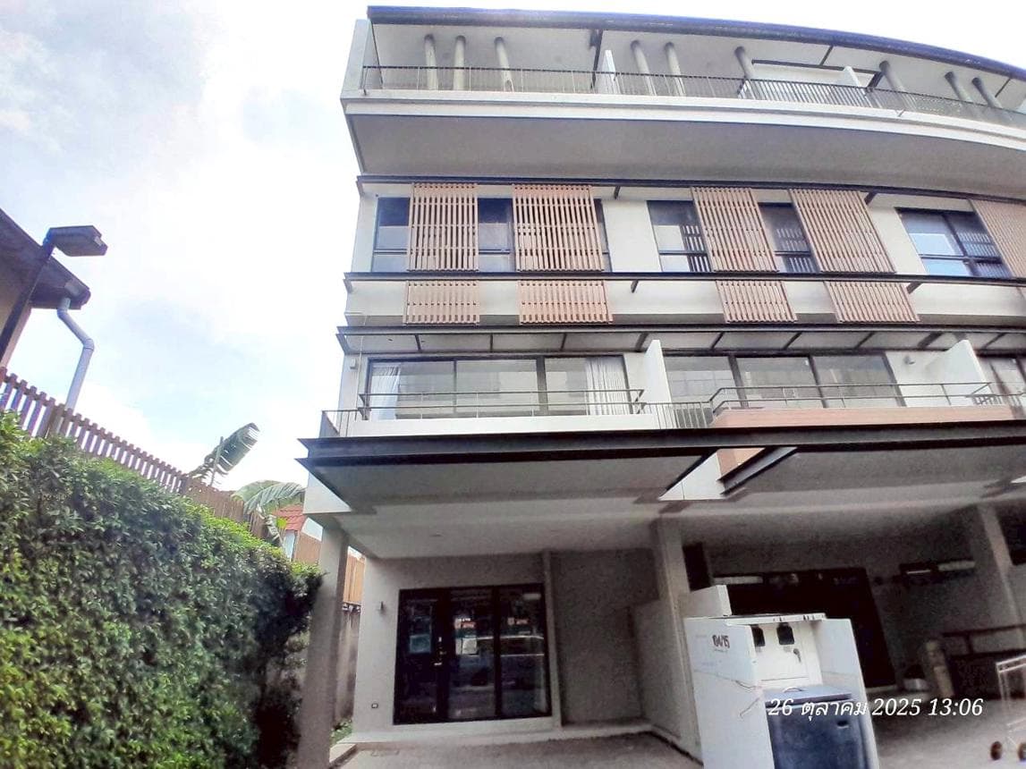 ทาวน์เฮ้าส์ เมสโต้ เกษตร-นวมินทร์ 3 ห้องนอน 5 ห้องน้ำ พื้นที่ 220 ตร.ม. ทำเลศักยภาพ นวมินทร์ บึงกุ่ม กรุงเทพฯ