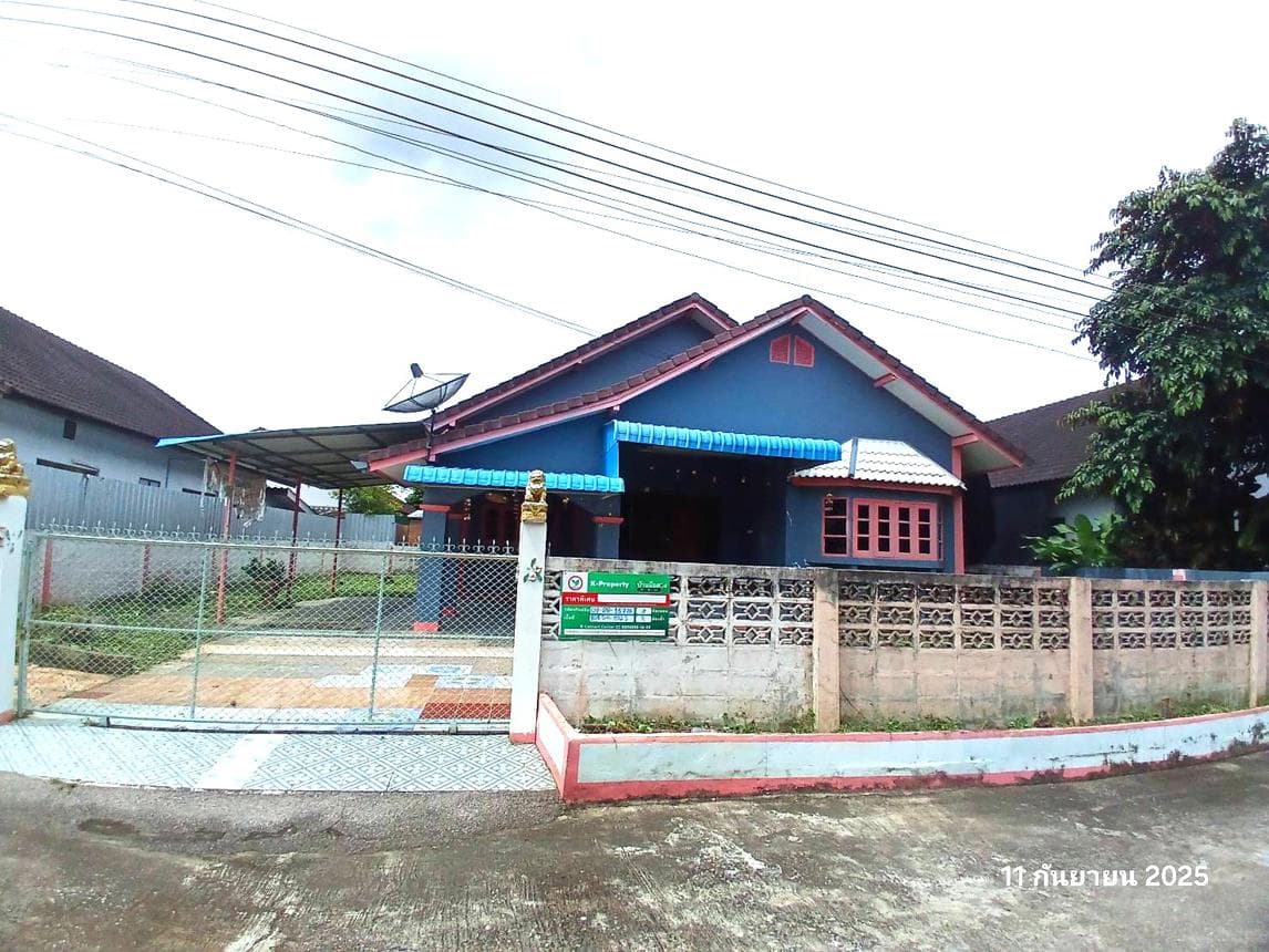 ขายบ้านเดี่ยว สันติสุข เมืองลำปาง ลำปาง ทำเลพิชัย เนื้อที่ 8 ตร.ว. พื้นที่ใช้สอย 181.66 ตร.ม. 3 ห้องนอน 2 ห้องน้ำ สภาพดี พร้อมอยู่