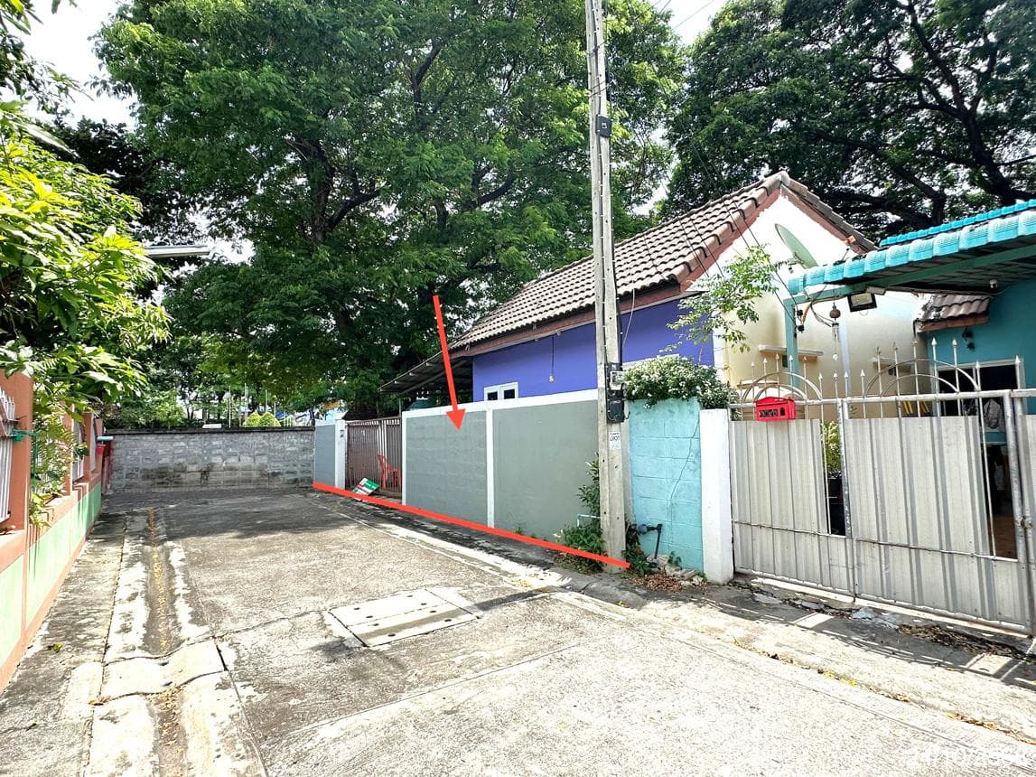 บ้านเดี่ยว ทะเลชุบศร เมืองลพบุรี ลพบุรี 2 ห้องนอน 1 ห้องน้ำ พื้นที่ 82 ตร.ม. บนที่ดิน 25 ตร.ว. ทำเลดีใกล้แหล่งชุมชนและสถานที่ราชการ ราคาพิเศษ 7 แสน