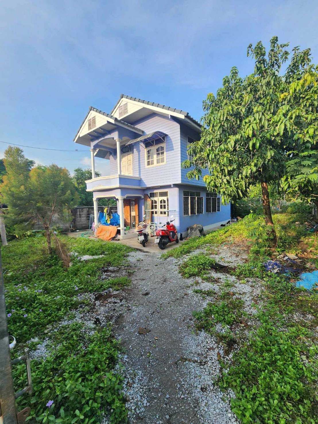 ขายที่ดิน แถมบ้านเดี่ยว 200 ตรว ซอยอ่อนนุช 39 ใกล้ รถไฟฟ้า สายสีเหลือง สถานีกลันตัน และศรีนุช
