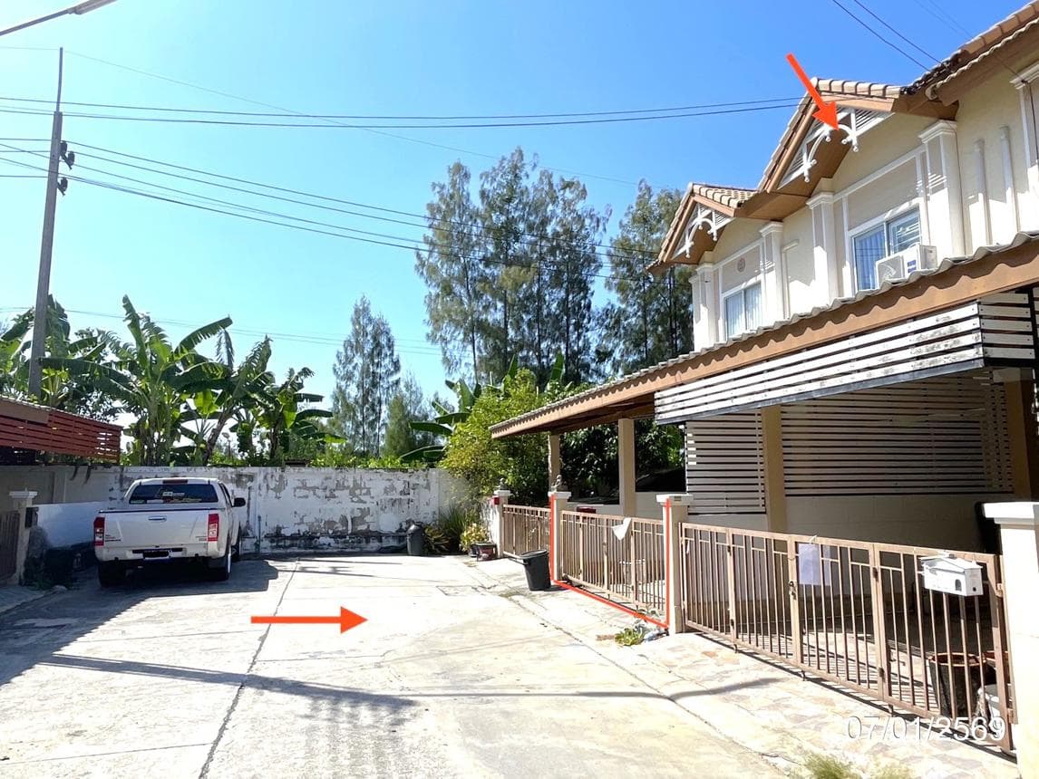 ขายทาวน์เฮ้าส์ วนัญญา กรีนเพลส (Vananya Green Place) พานทอง-หนองกะขะ 2 ห้องนอน ทำเลเด่นใกล้นิคมอมตะ ชลบุรี