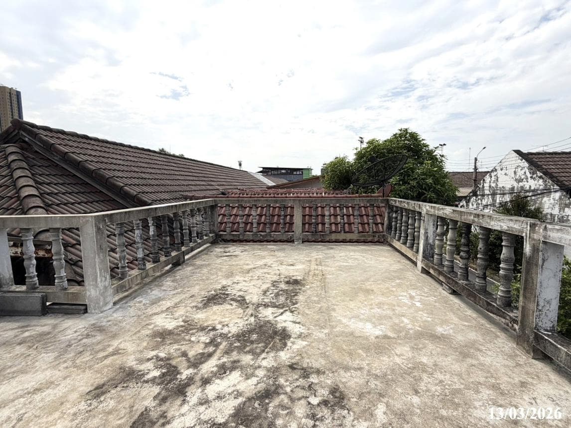 ทาวน์เฮ้าส์ กฤษดานคร โครงการ 10 บางรักพัฒนา บางบัวทอง นนทบุรี 2 ห้องนอน 2 ห้องน้ำ หลังมุมพื้นที่กว้าง 150 ตร.ม. บนเนื้อที่ 40 ตร.ว. ราคา 2.75 ล้านบาท