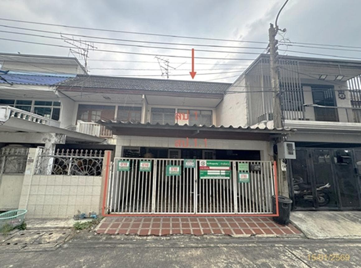 ทาวน์เฮ้าส์ ลาดพร้าว บางกะปิ กรุงเทพฯ 2 ห้องนอน 2 ห้องน้ำ พื้นที่กว้าง 190 ตร.ม. บนที่ดิน 33 ตร.ว. ทำเลใจกลางเมือง