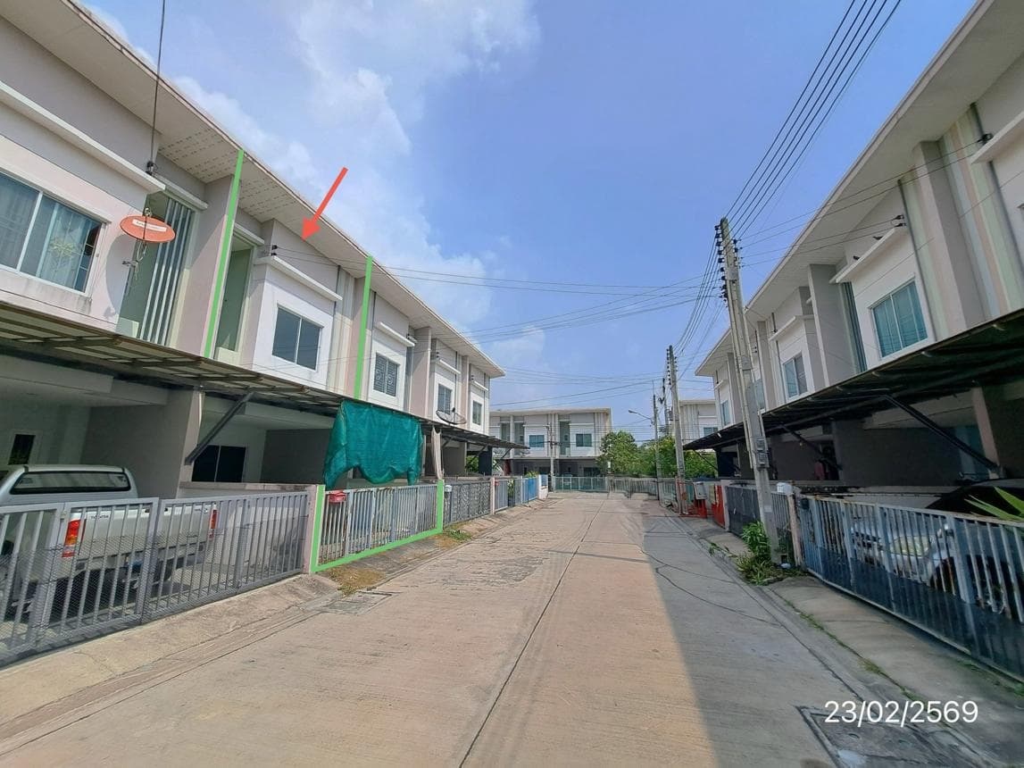 ทาวน์เฮ้าส์ เดอะ มิกซ์ ทาวน์ สุรศักดิ์ ศรีราชา 2 ห้องนอน 128 ตร.ม. ทำเลใจกลางเมือง เดินทางสะดวก