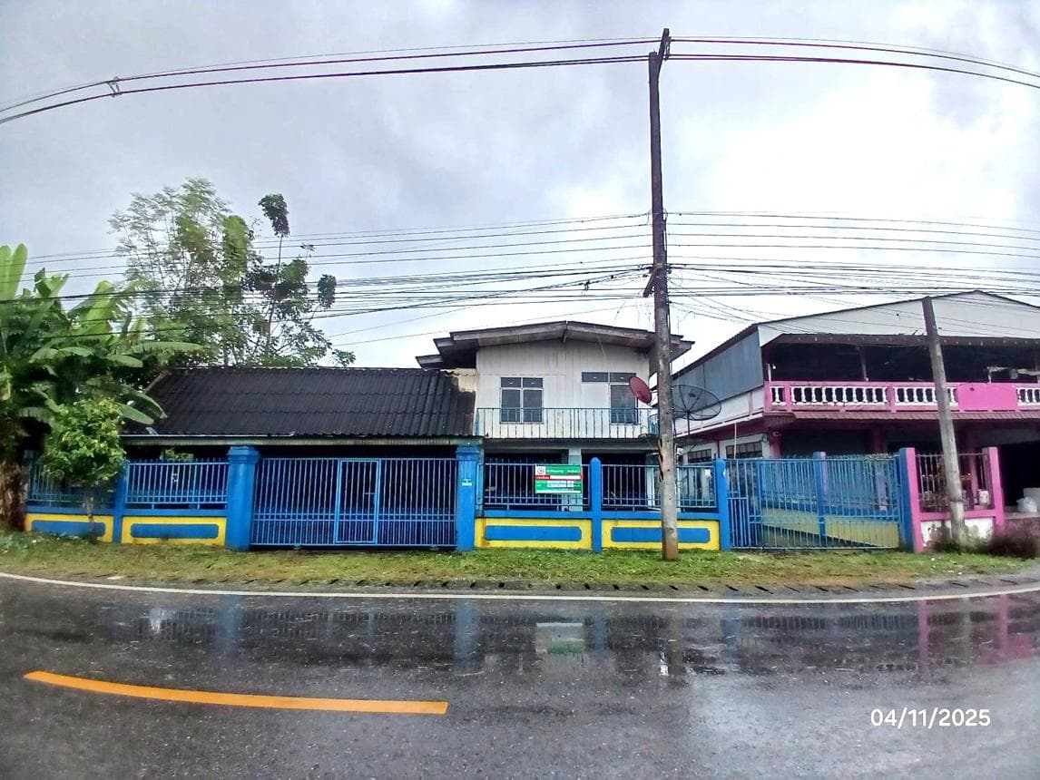 บ้านเดี่ยว น้ำดิบ ป่าซาง ลำพูน พื้นที่ 99.7 ตร.ว. พื้นที่ใช้สอย 211 ตร.ม. 3 ห้องนอน