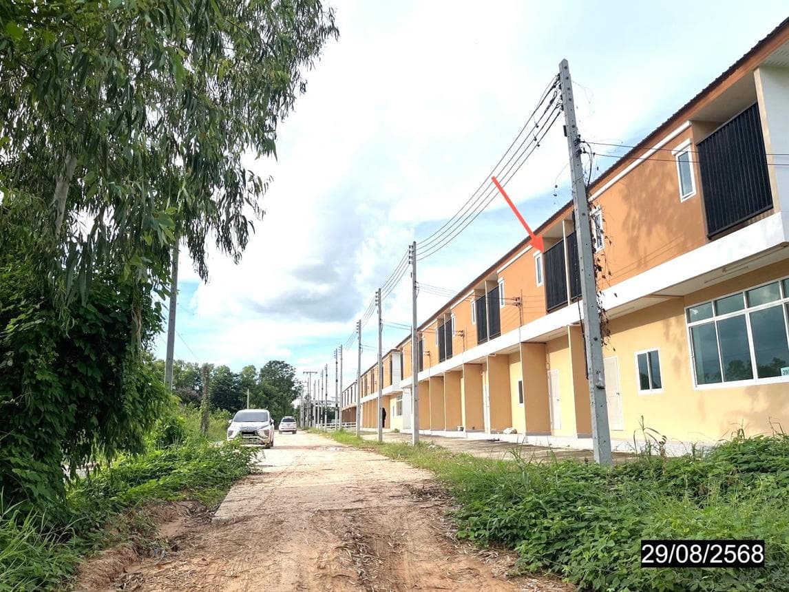 อาคารพาณิชย์ ตลาด เมืองมหาสารคาม 3 ห้องนอน 3 ห้องน้ำ พื้นที่ 100 ตร.ม. บนที่ดิน 21.1 ตร.ว. ทำเลค้าขายใจกลางเมืองมหาสารคาม ราคาพิเศษ 2.1 ล้าน