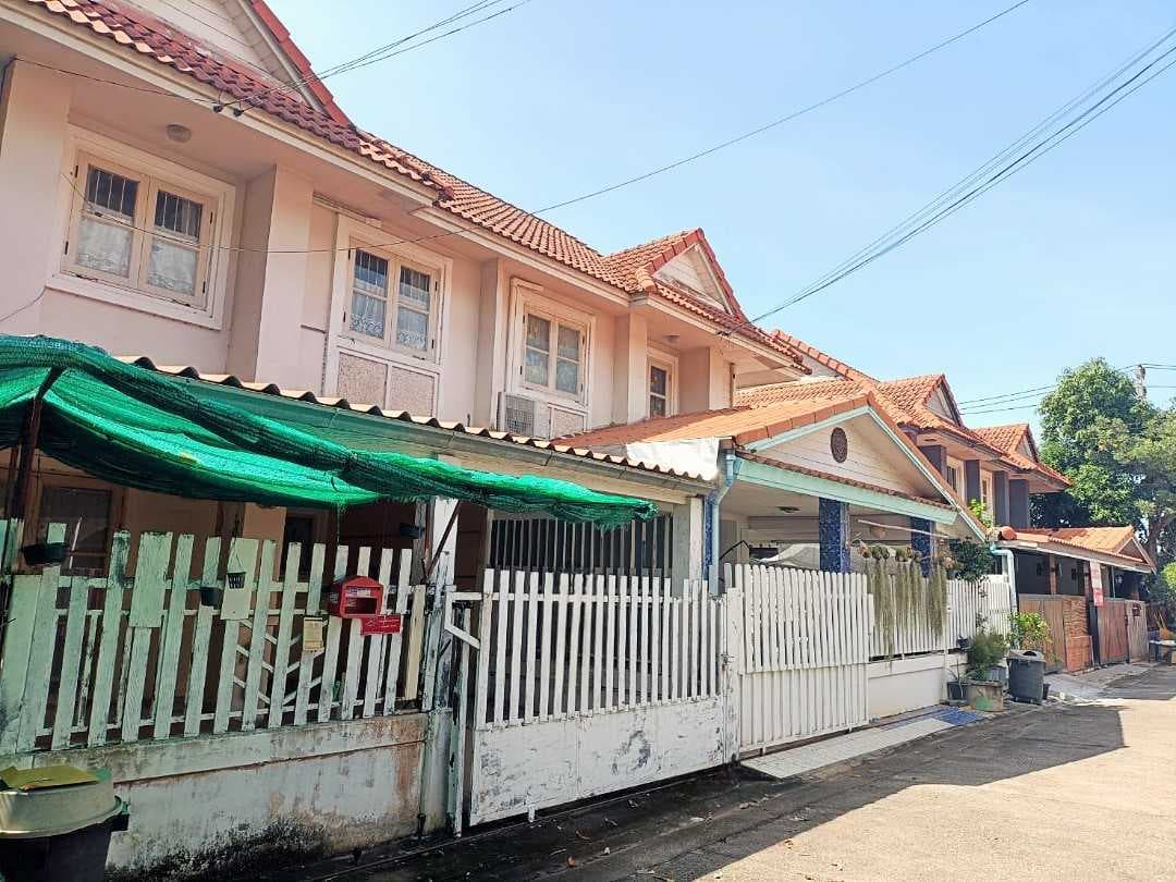 ทาวน์เฮ้าส์ในโครงการพฤกษา 31 (Pruksa 31) ตำบลมหาสวัสดิ์ อำเภอพุทธมณฑล จังหวัดนครปฐม ราคา 2,100,000 บาท