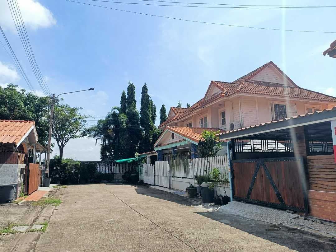 ทาวน์เฮ้าส์ในโครงการพฤกษา 31 (Pruksa 31) ตำบลมหาสวัสดิ์ อำเภอพุทธมณฑล จังหวัดนครปฐม ราคา 2,100,000 บาท
