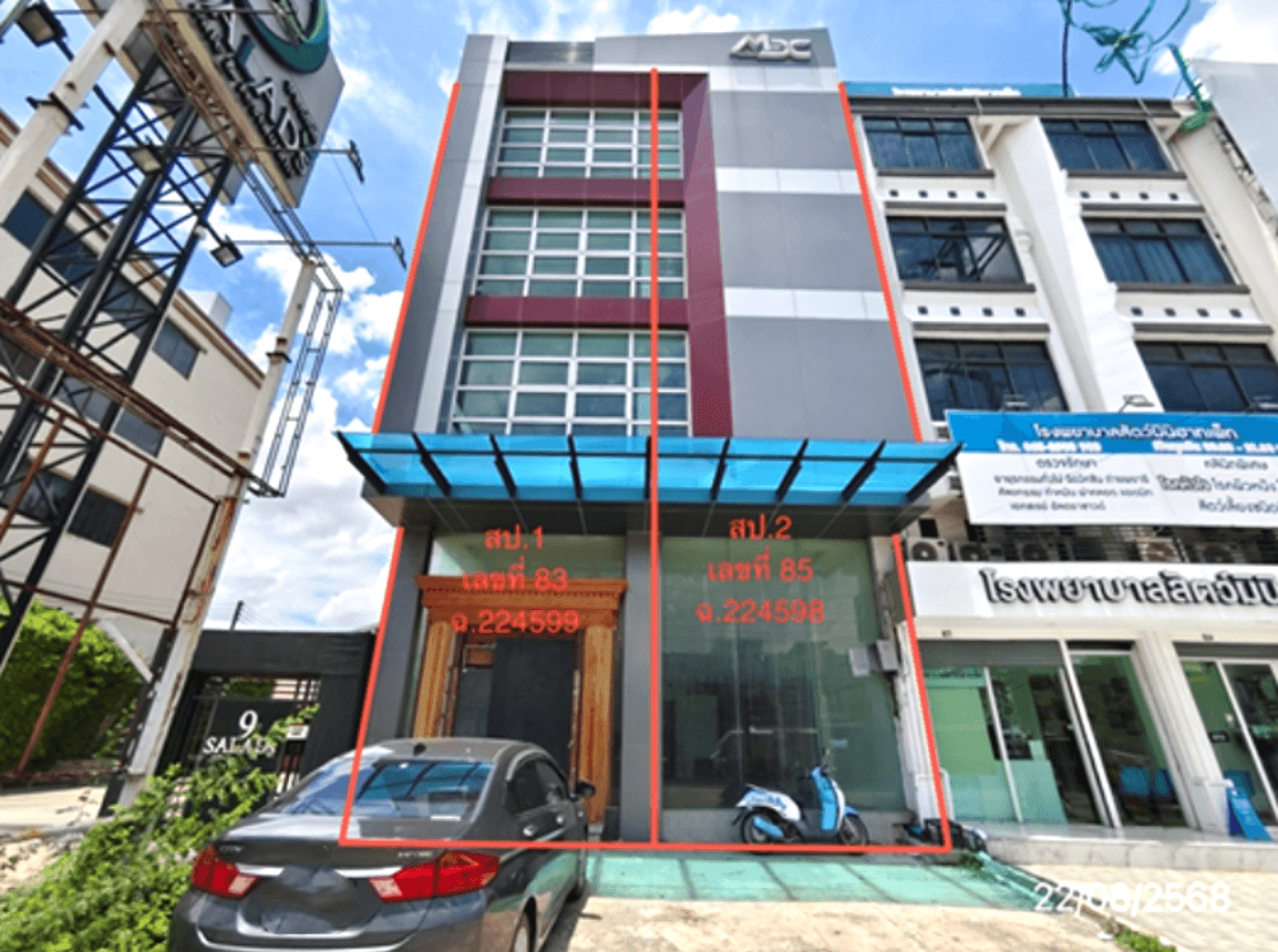 อาคารพาณิชย์ จรเข้บัว บางกะปิ กรุงเทพฯ พื้นที่ใช้สอย 600 ตร.ม. 8 ห้องน้ำ บนที่ดิน 44 ตร.ว. ทำเลศักยภาพติดถนนใหญ่ เหมาะทำธุรกิจและโฮมออฟฟิศ