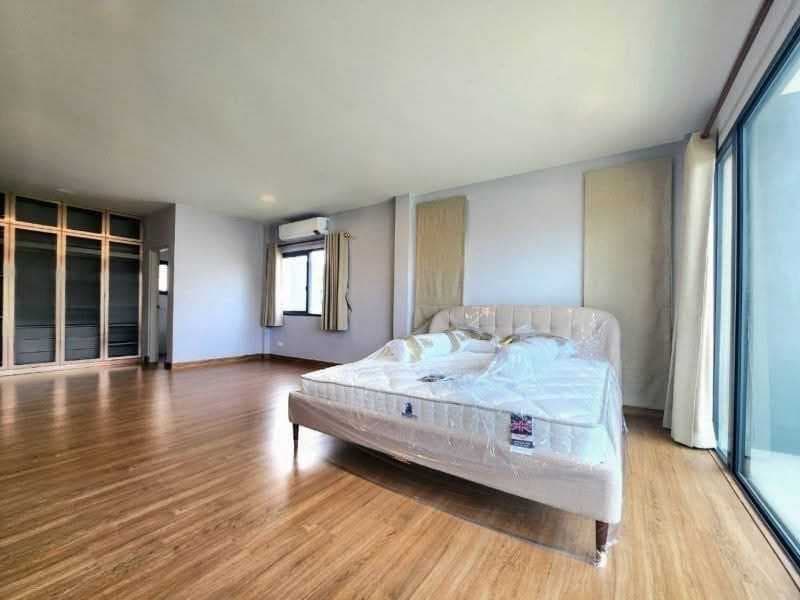 ขายบ้าน Centro บางนา — พร้อมผู้เช่า 70,000 บาท/เดือน 4 ห้องนอน 4 ห้องน้ำ 12.9 ล้านบาท